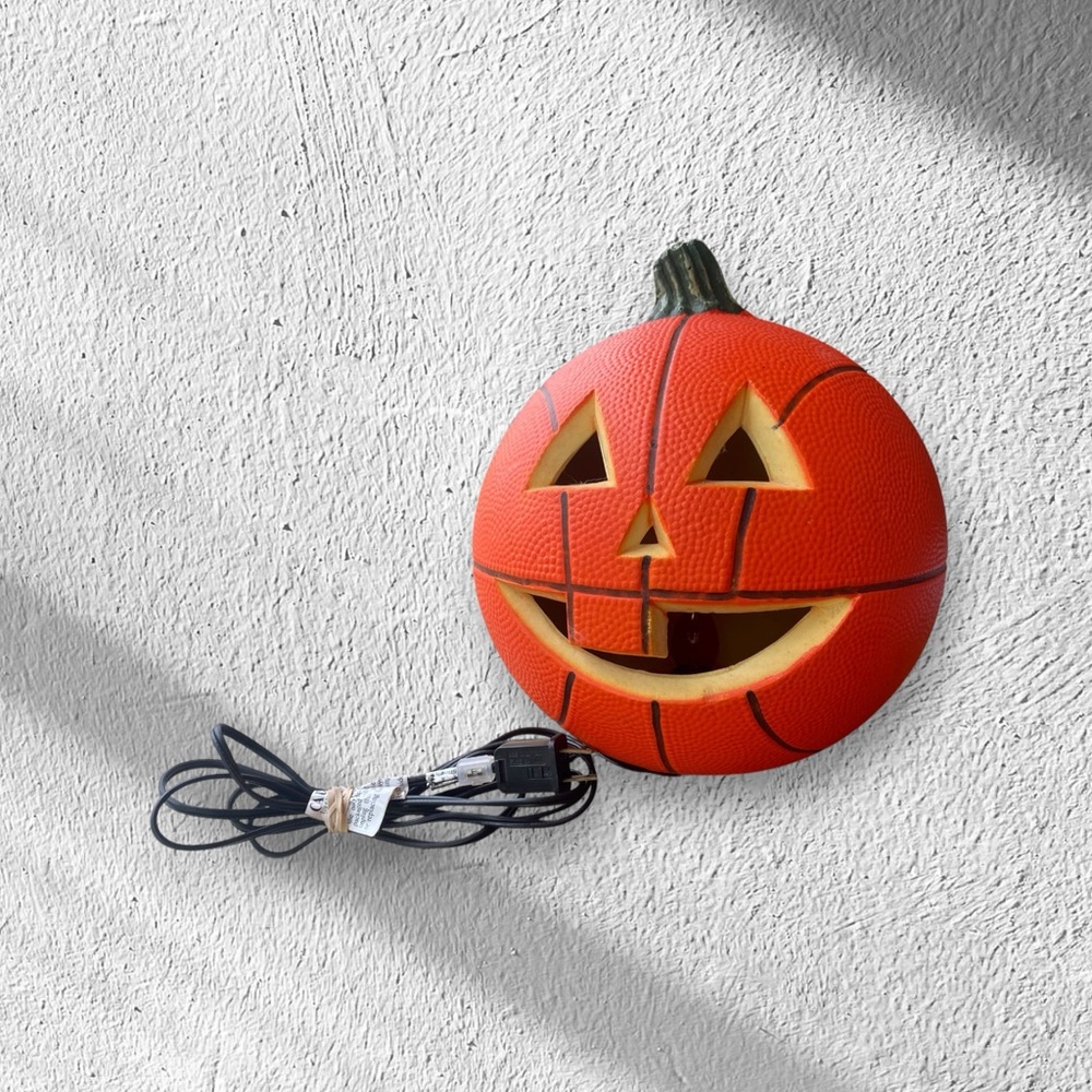 Pumpkin basketball light works !